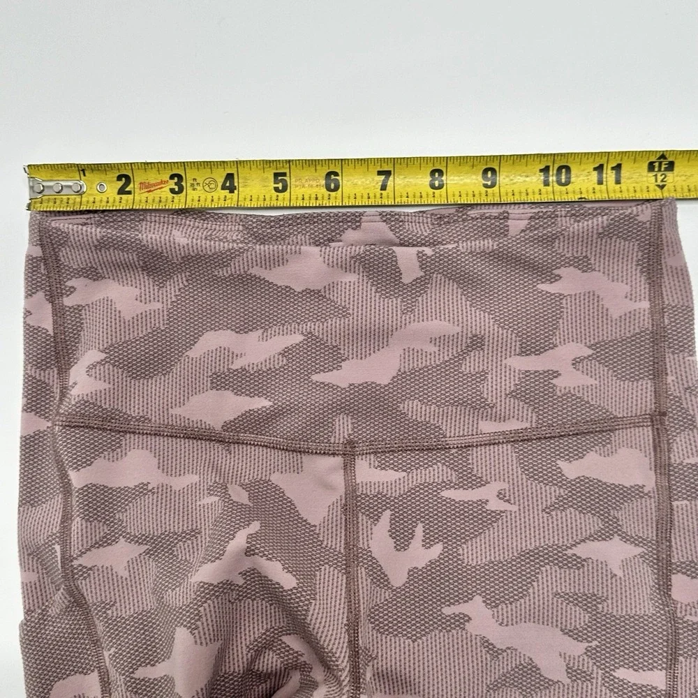 ATHLETA Womens Small TALL Pink Ultimate Stash Pocket Texture Camo Capri Leggings